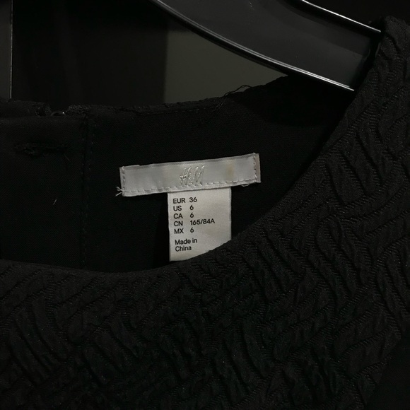 Black HM dress - Picture 2 of 4